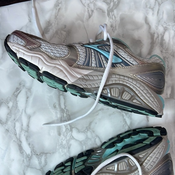 Brooks Ariel Athletic Training Shoe Womens Size 8 White - Picture 5 of 9